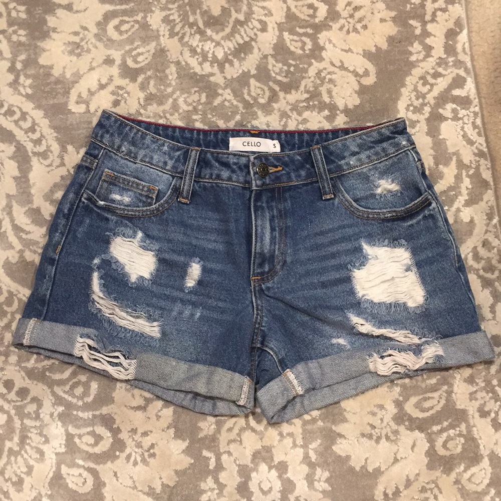 High waisted frayed denim shorts
